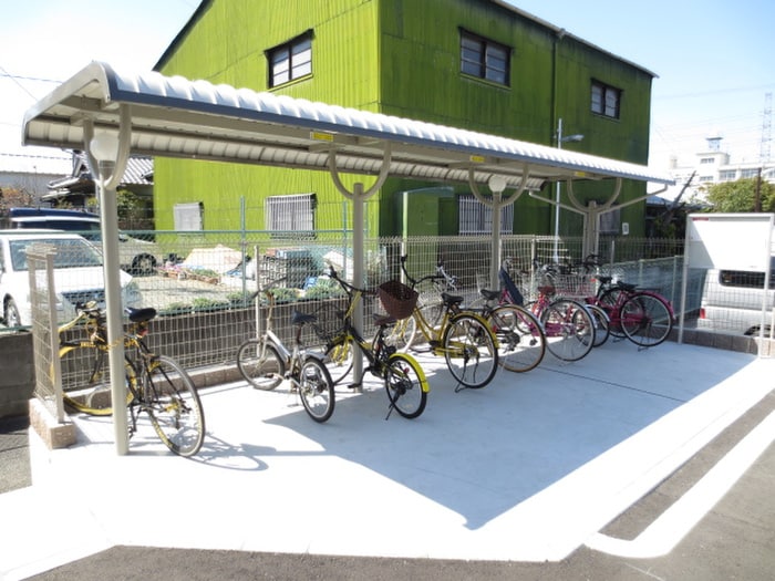 物件外観写真4　(駐輪場)