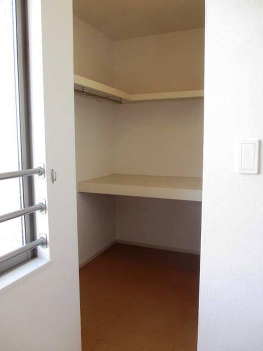 物件内観写真13　(収納)