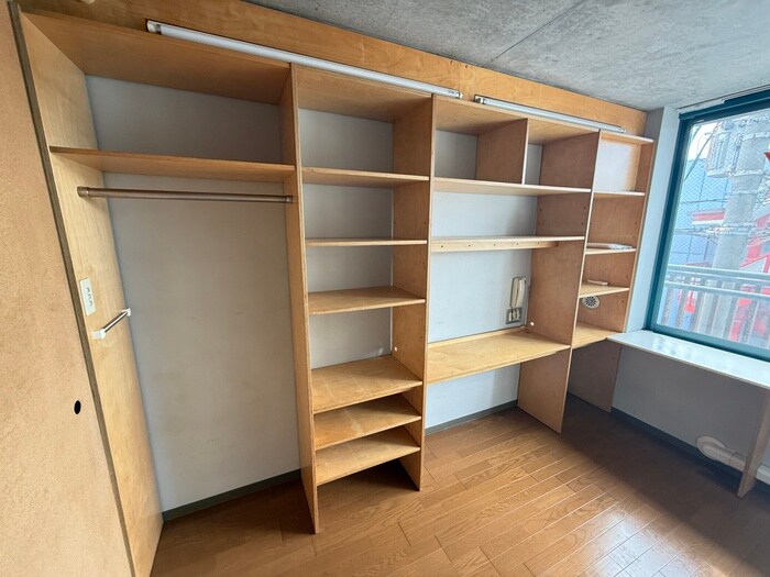 物件内観写真12　(収納)