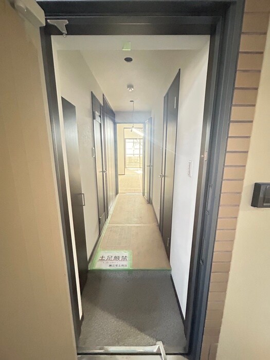 物件内観写真18　(玄関)