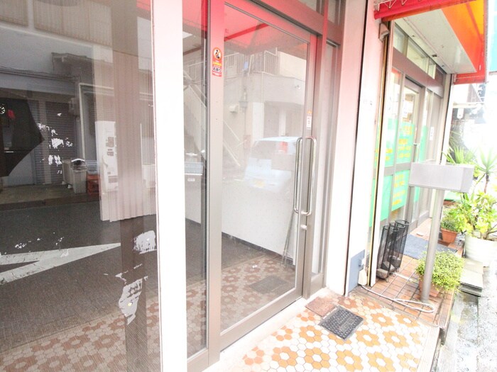 物件内観写真18　(玄関)