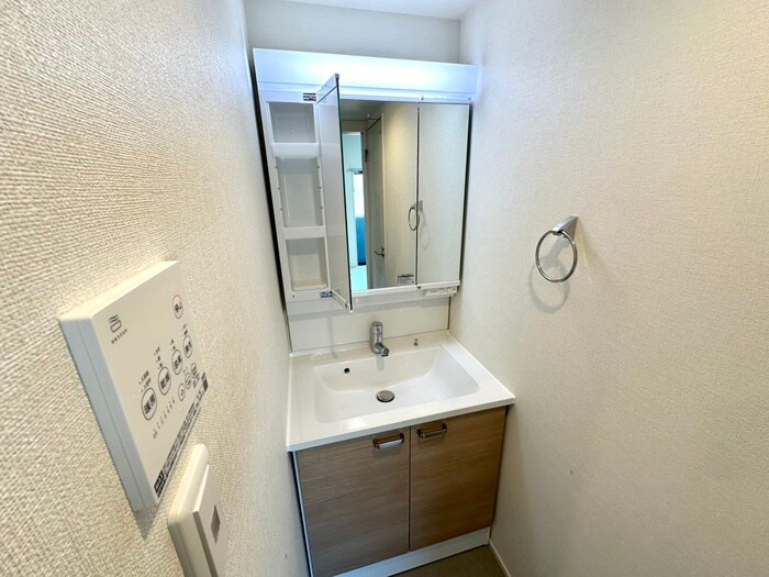 物件内観写真9　(洗面)