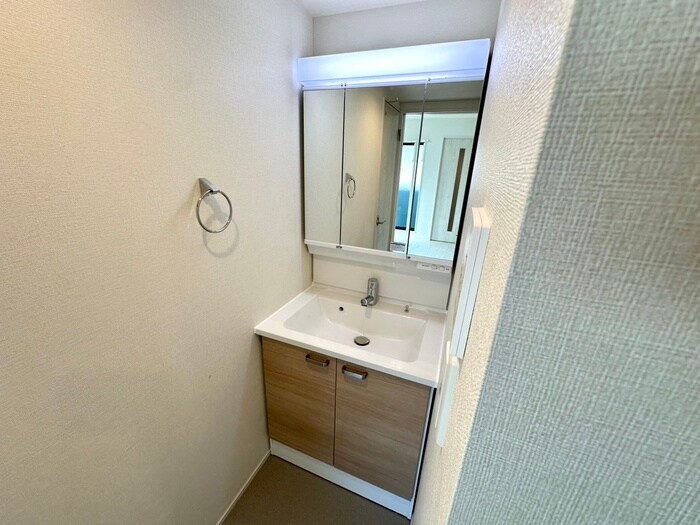 物件内観写真9　(洗面)