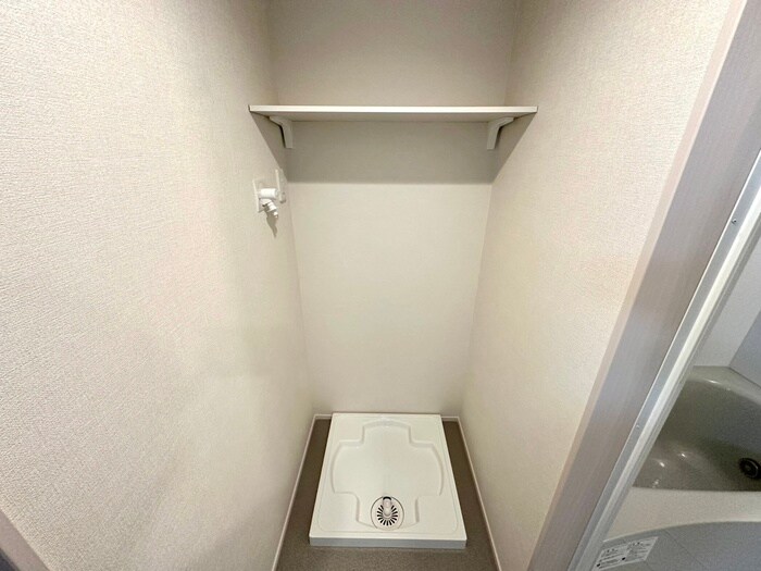 物件内観写真10　(洗濯機置場)