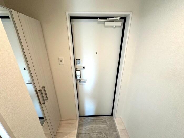 物件内観写真12　(玄関)