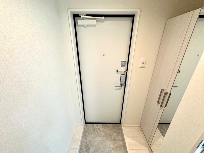 物件内観写真12　(玄関)