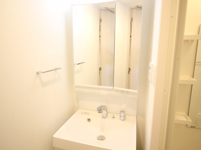 物件内観写真8　(洗面)