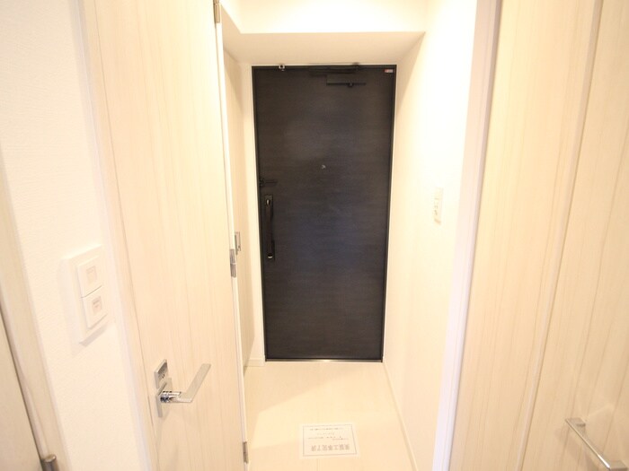 物件内観写真16　(玄関)