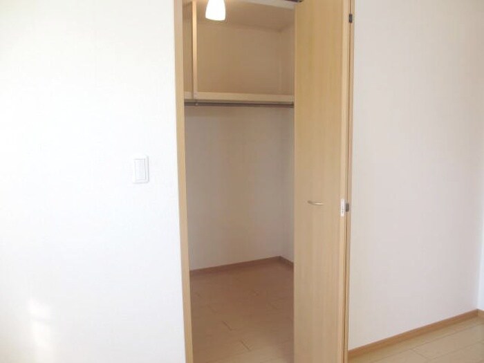 物件内観写真15　(収納)