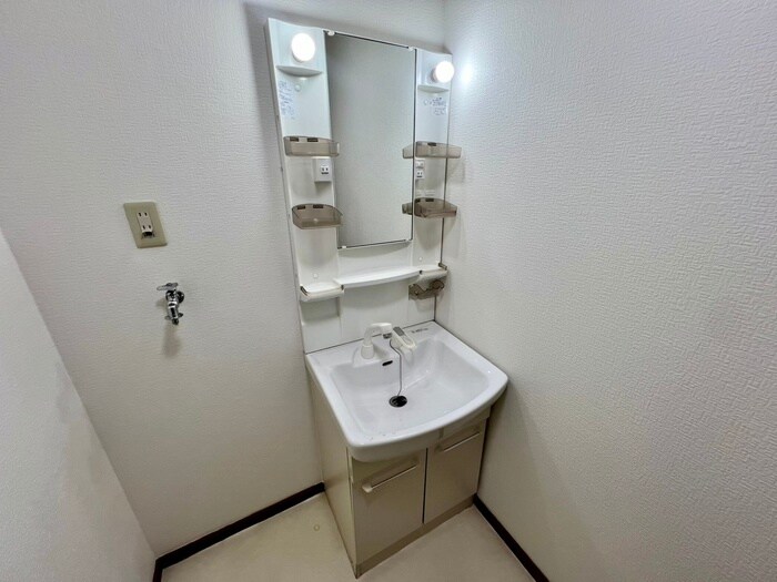 物件内観写真9　(洗面)