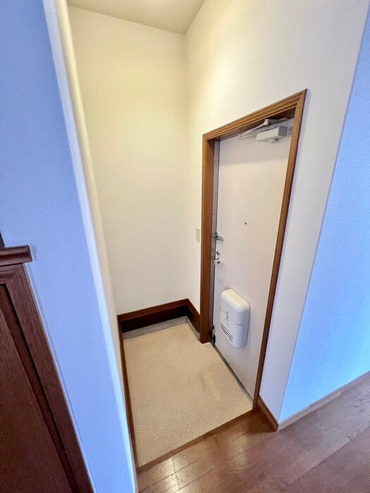 物件内観写真12　(玄関)