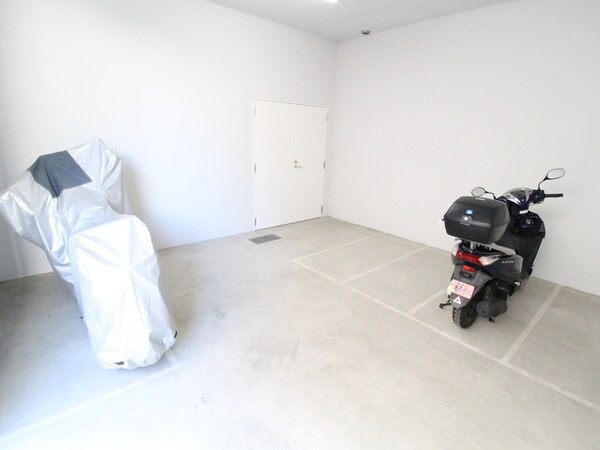 バイク置き場