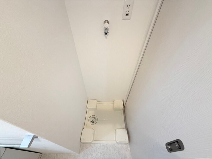 物件内観写真11　(洗濯機置場)