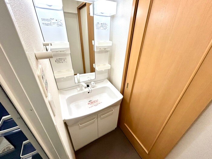 物件内観写真11　(洗面)