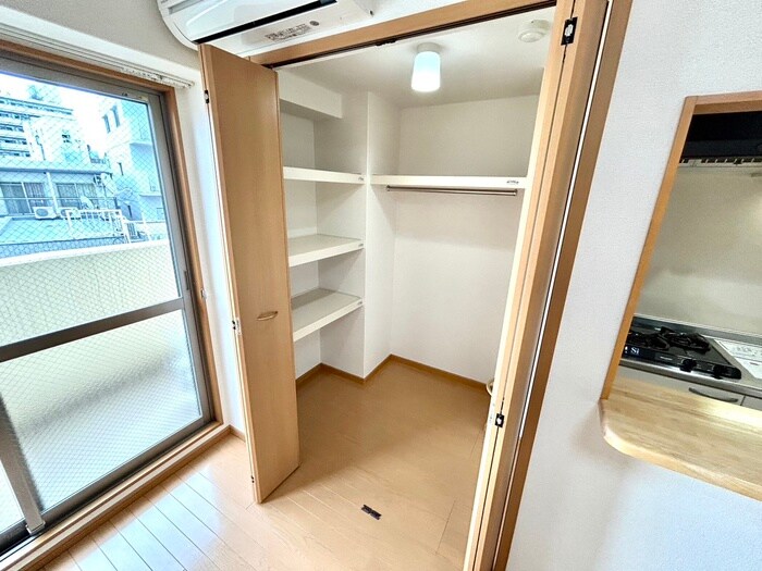 物件内観写真13　(収納)