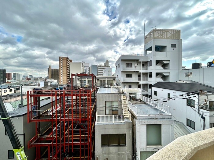 物件内観写真16　(室内からの展望)