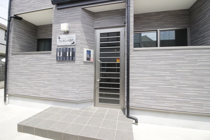 物件外観写真4　(エントランス部分)