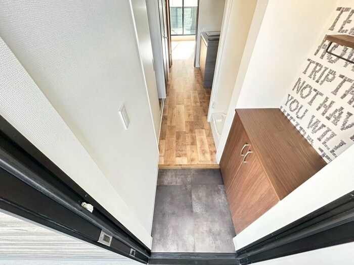 物件内観写真14　(玄関)