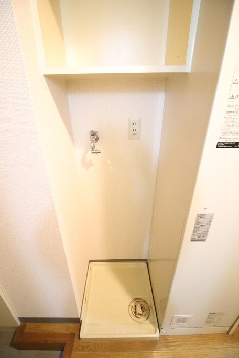 物件内観写真14　(洗濯機置場)