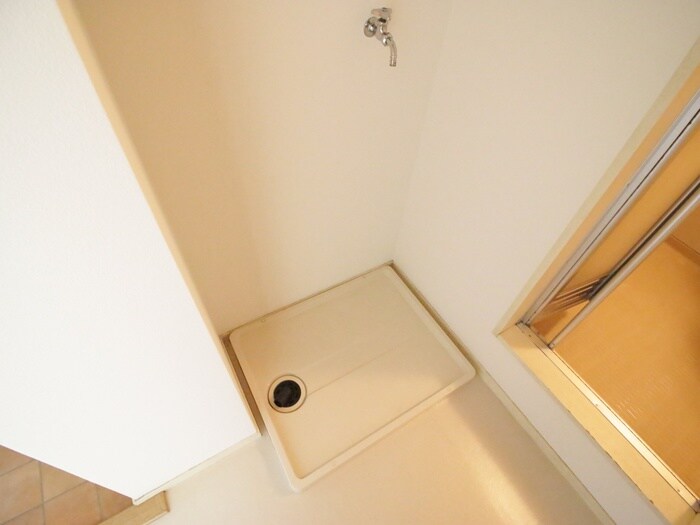 物件内観写真11　(洗濯機置場)