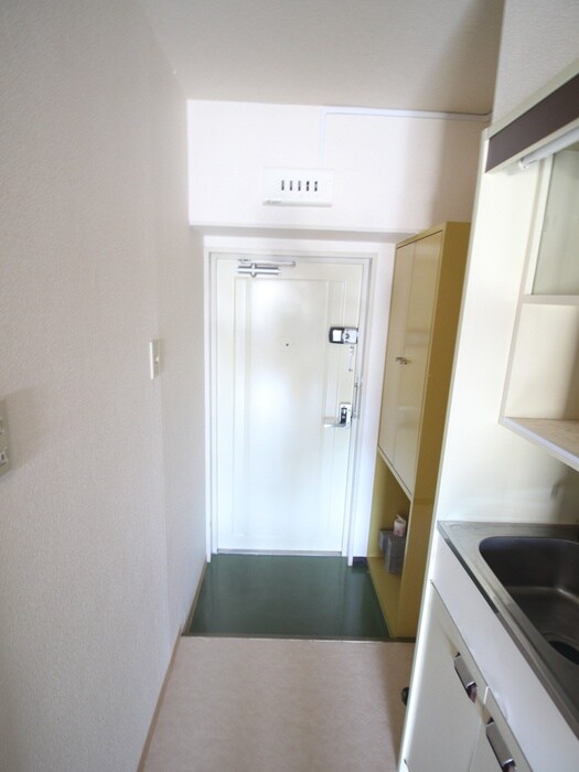 物件内観写真7　(玄関)