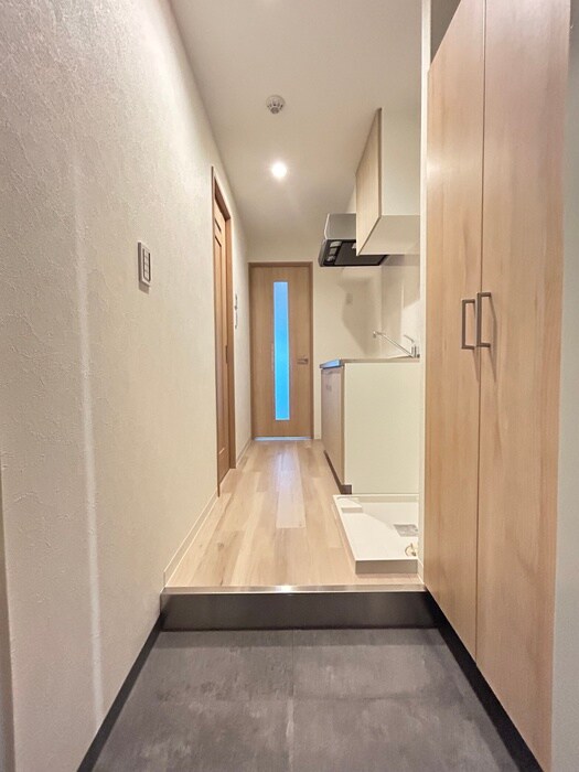 物件内観写真12　(玄関)