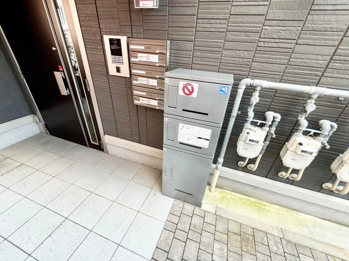 物件外観写真5　(エントランス部分)