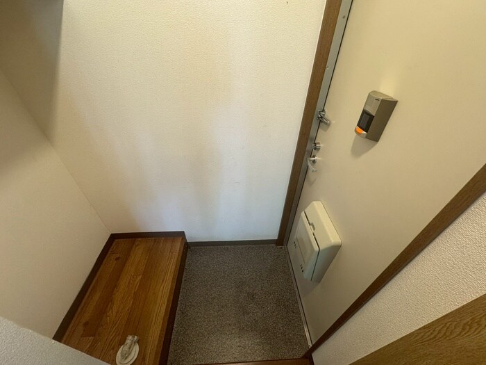 物件内観写真14　(玄関)