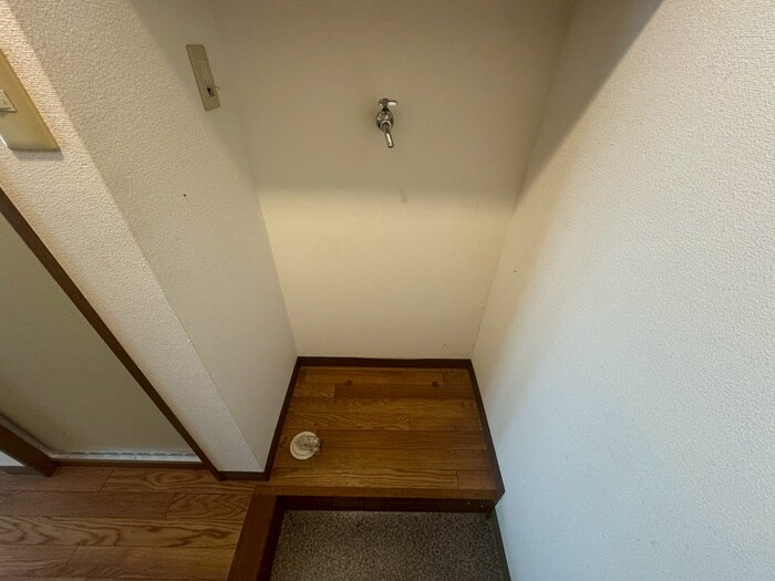 物件内観写真18　(洗濯機置場)