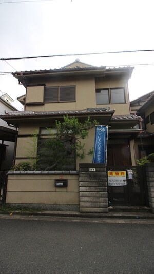 芝生町4丁目貸家外観写真