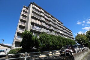 ロイヤル塚脇外観写真