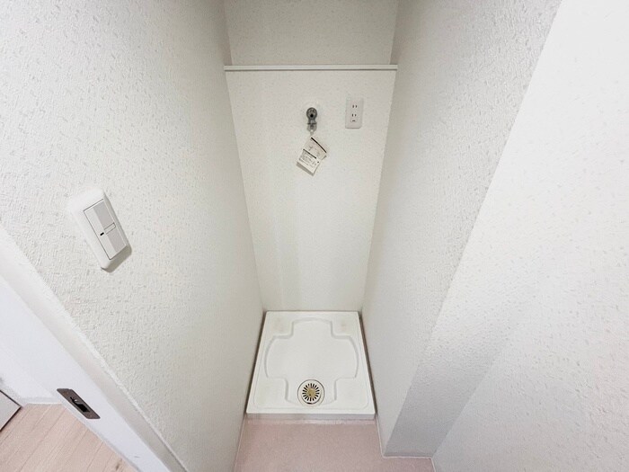 物件内観写真12　(洗濯機置場)