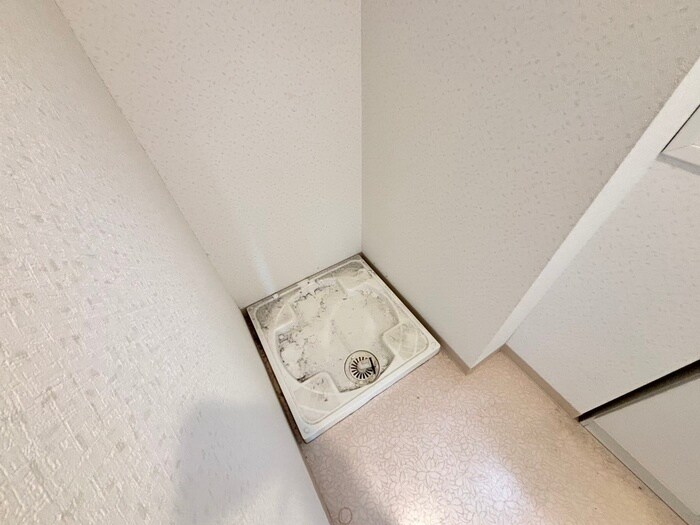 物件内観写真14　(洗濯機置場)