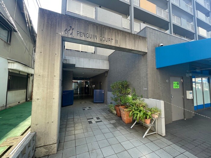 物件外観写真2　(エントランス部分)