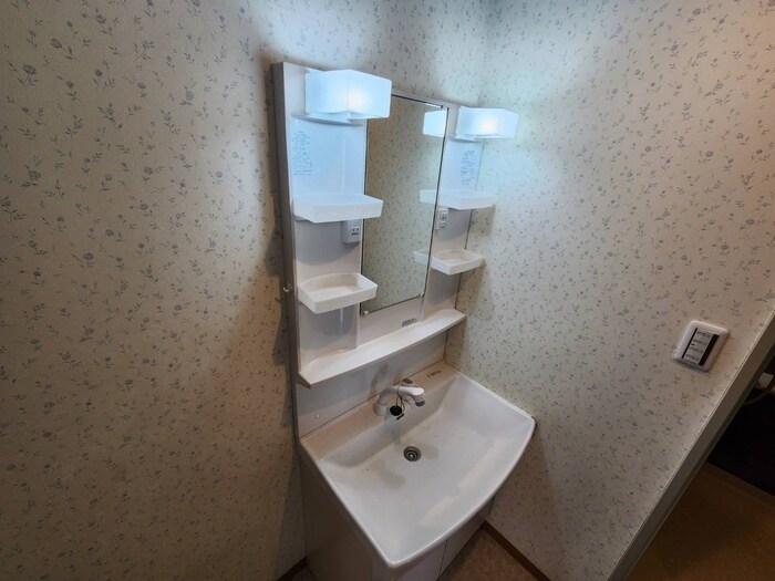 物件内観写真12　(洗面)