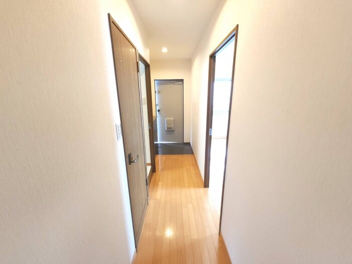 物件内観写真18　(廊下)