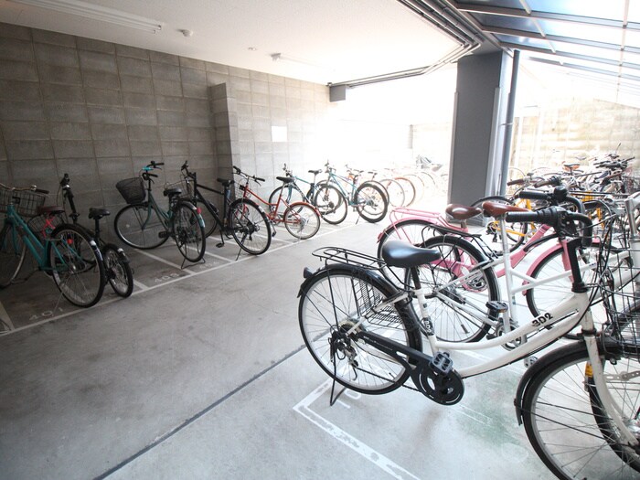 物件外観写真5　(駐輪場)