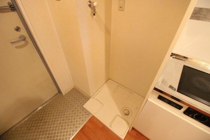 物件内観写真12　(洗濯機置場)