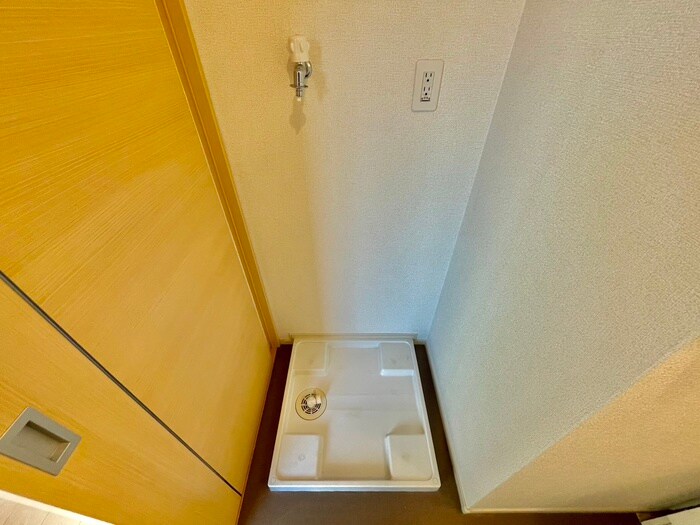 物件内観写真12　(洗濯機置場)
