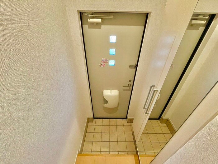 物件内観写真21　(玄関)