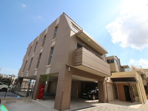 ｸﾞﾙｰﾌﾞ西岡本ﾌﾟﾚﾐｱﾑ（202）外観写真