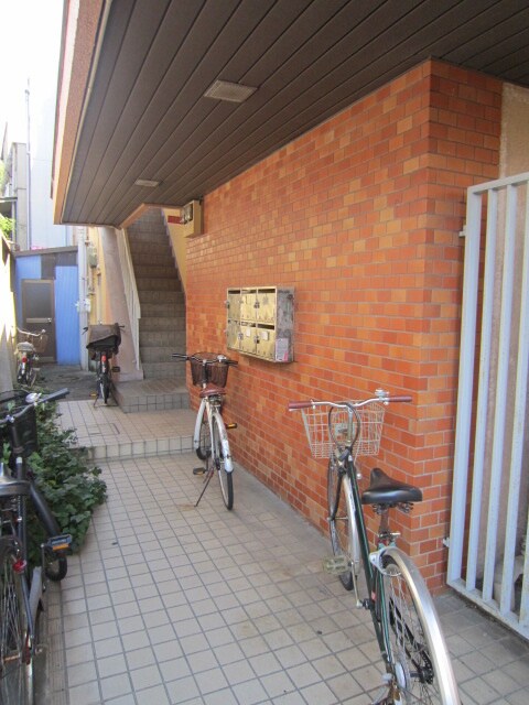 物件外観写真3　(駐輪場)