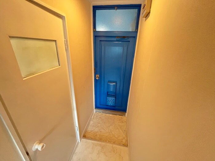 物件内観写真12　(玄関)