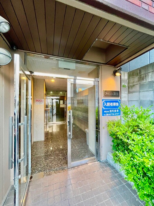 物件外観写真2　(エントランス部分)