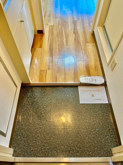 物件内観写真8　(玄関)