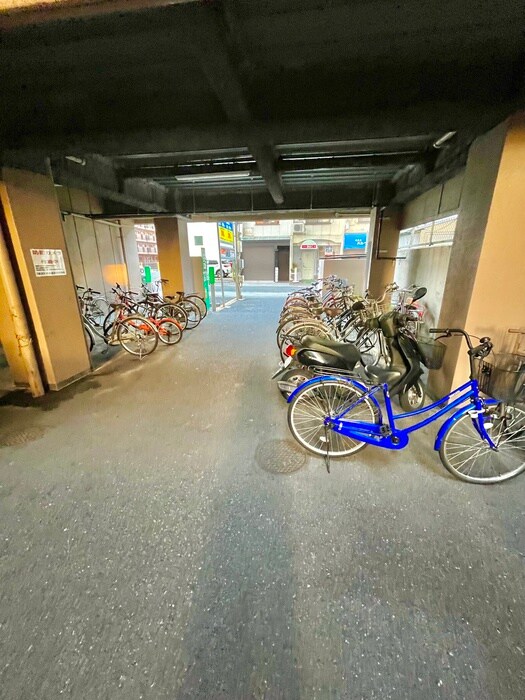 物件外観写真6　(駐輪場)