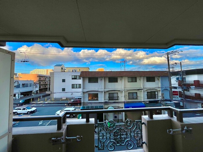 物件内観写真17　(室内からの展望)