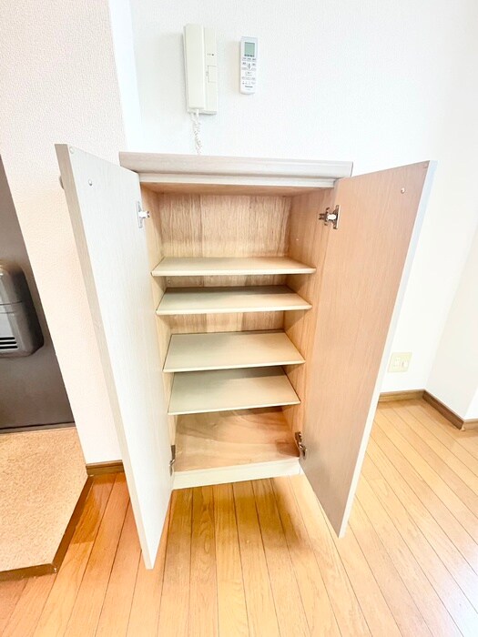 物件内観写真17　(靴箱)