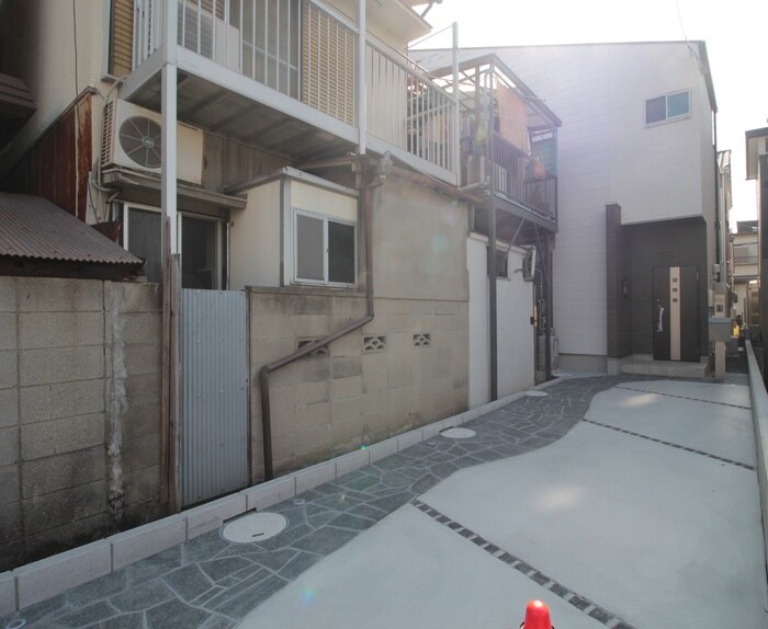 物件外観写真5　(駐車場)