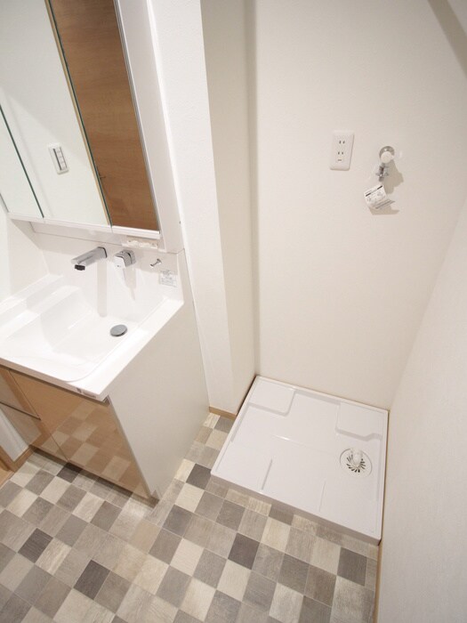 物件内観写真12　(洗濯機置場)